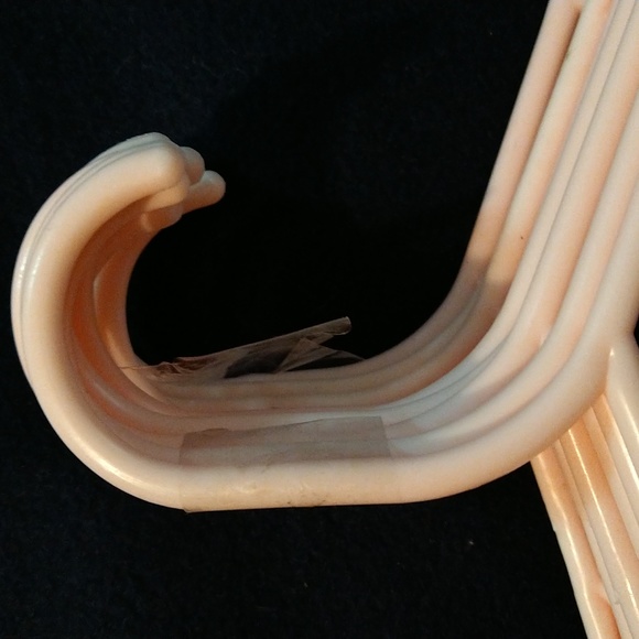 20 Soft Pink Cradle Style Baby Clothes Hangers - Picture 4 of 7